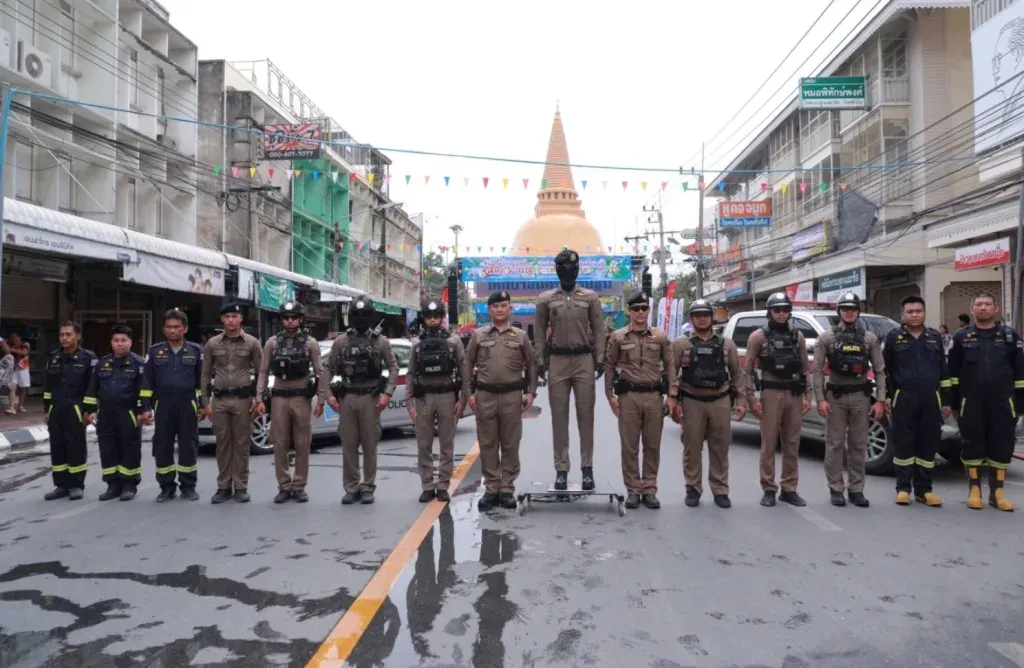 Таїланд зустрічає Новий рік із роботизованим поліцейським, оснащеним дронами