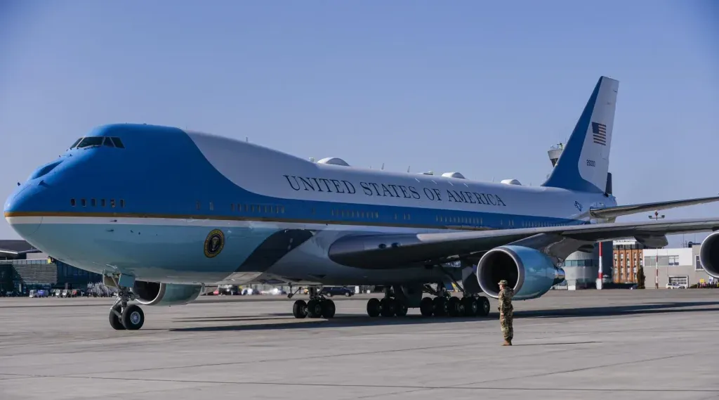 Трамп отримає літак для Air Force One «з других рук» через затримки Boeing