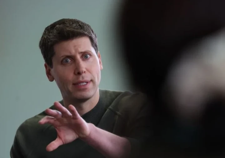 OpenAI повертає GPT-4o після масового протесту користувачів